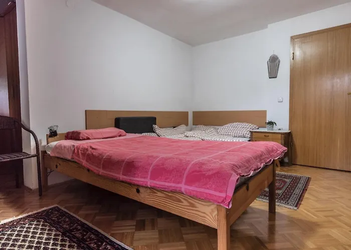 Satya شقة دوبرنا